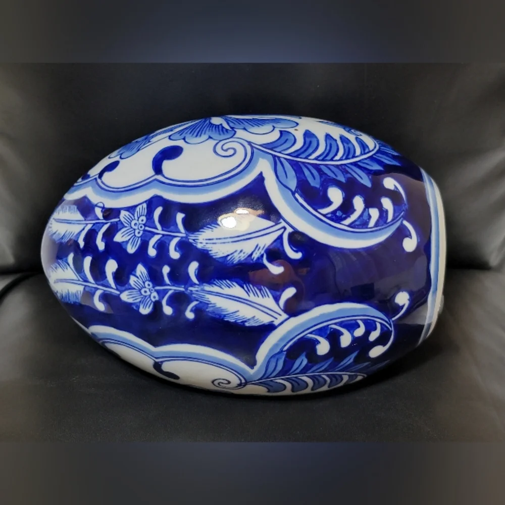 Cobalt Blue & White Chinoiserie Large 3D Egg Shape Ceramic Pottery ~ 8 inches H - Picture 13 of 17